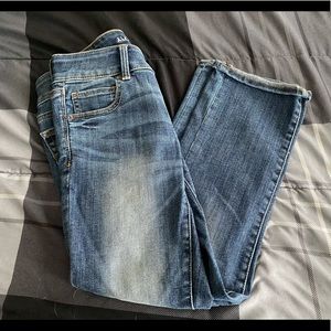 American Eagle Jeans size 6. Artist crop.